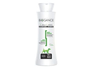Shampoo che neutralizza gli odori, con oli essenziali di pino e rosmarino